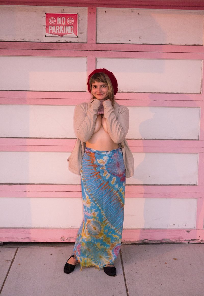 Юлиана, 31